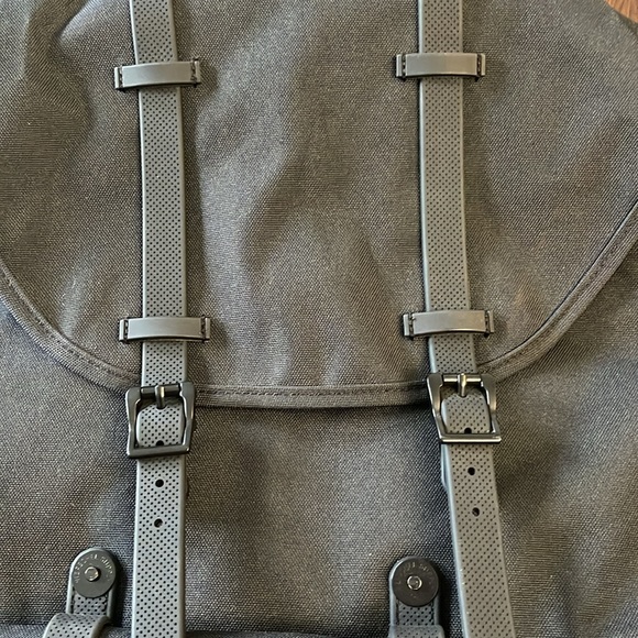 Herschel Supply Co Little America Backpack - Picture 14 of 16